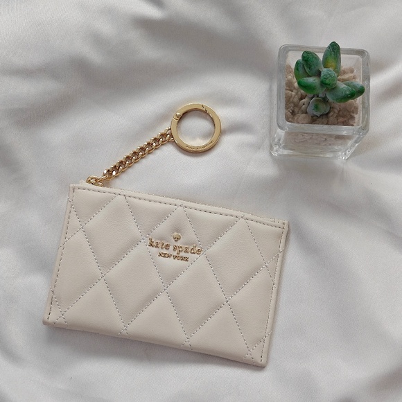 New Kate Spade Carey Smooth Quilted Small Card Holder Meringue KG426 $139 - Picture 1 of 3